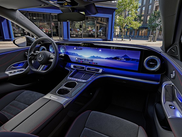 Mercedes-Benz открыла заказ на электрический C 300 4MATIC: салон, торпедо и передние кресла