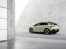 Audi показала в Париже электрический хэтчбек A2 e-tron: вид сзади сбоку