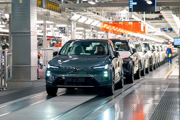 Volvo запустит 13 новых машин до 2030 года