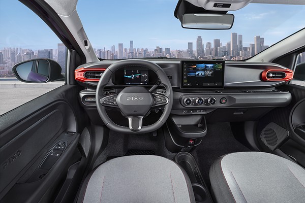 Nissan впервые показала новый электрический PIXO: передняя часть салона